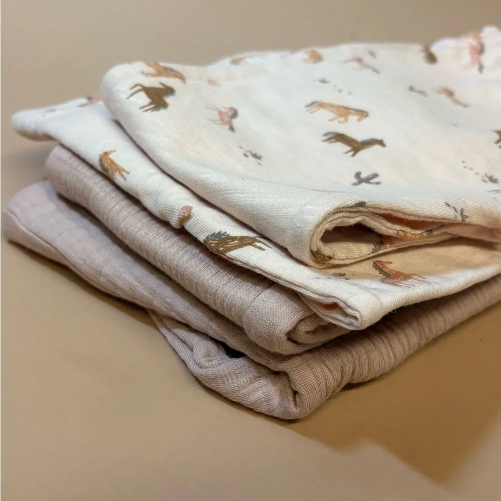 NWT - Rylee + Cru horses set​​​​